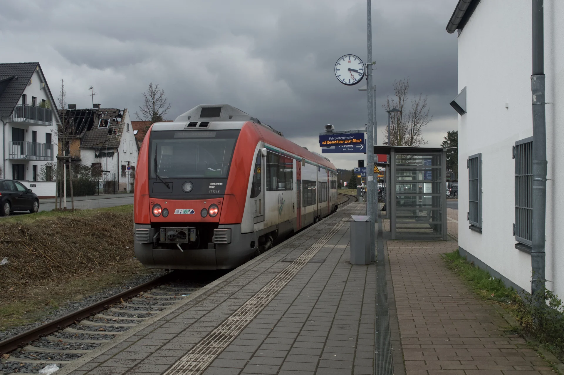 Pfungstadt Hauptbahnhof | © Phil Richards (CC-BY-SA 2.0 Wikimedia Commons from Flickr)