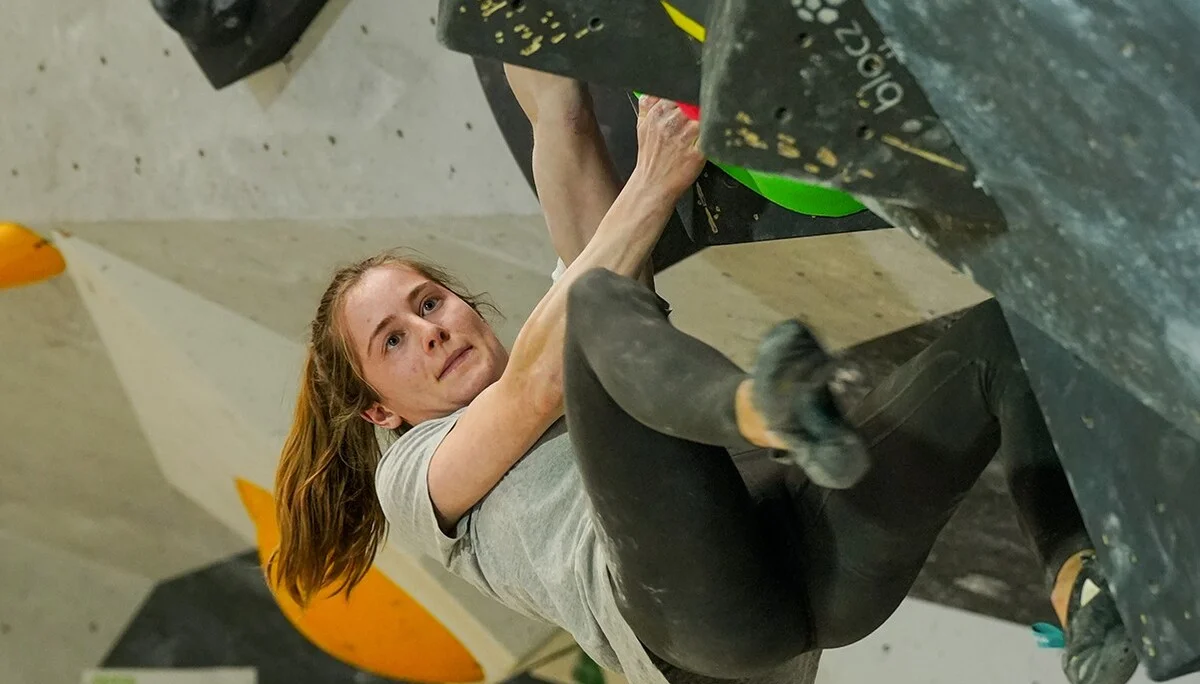 Helena im Finalboulder | © Rouven-Rene Kühn