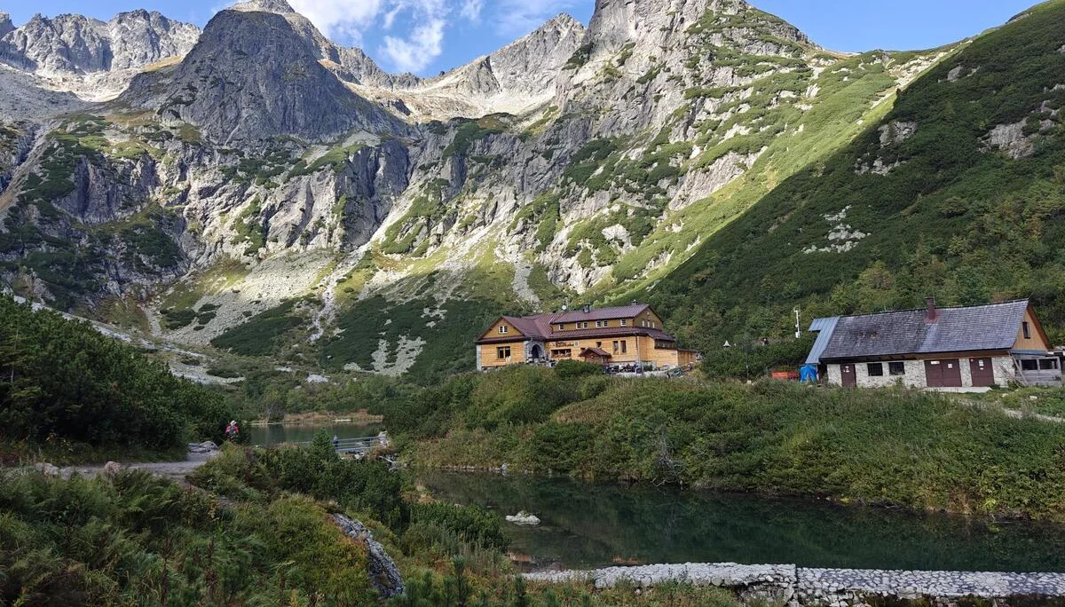 Hohe Tatra: Chata pri Zelenom plese (dt. Grünseehütte) im Grünseetal | © Diana Kunze