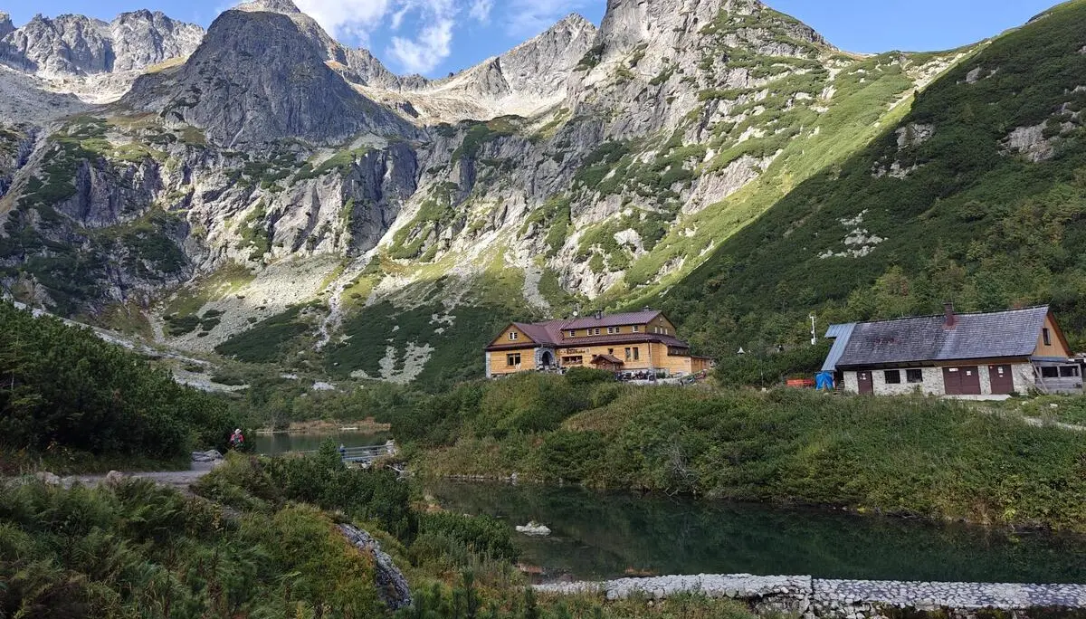 Hohe Tatra: Chata pri Zelenom plese (dt. Grünseehütte) im Grünseetal | © Diana Kunze