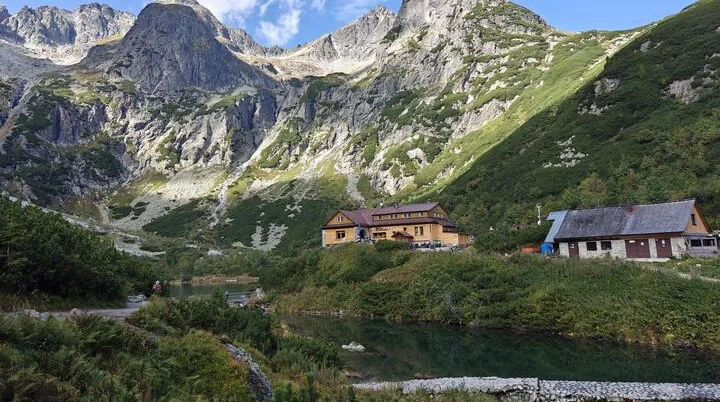 Hohe Tatra: Chata pri Zelenom plese (dt. Grünseehütte) im Grünseetal | © Diana Kunze