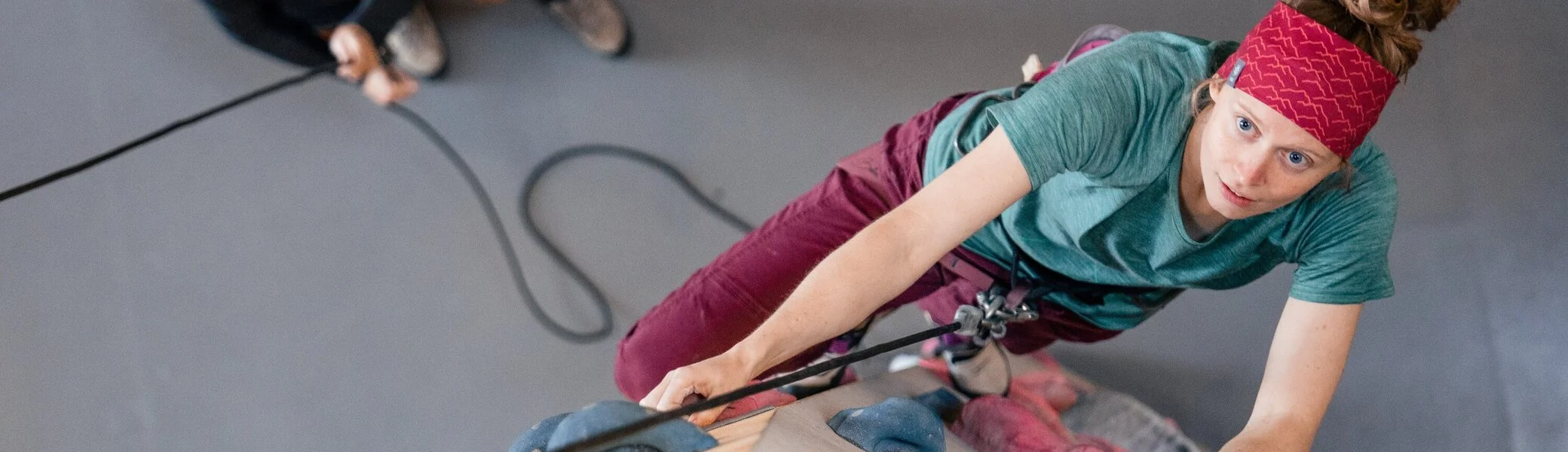 Toprope in der Kletterhalle | © DAV/Marisa Koch