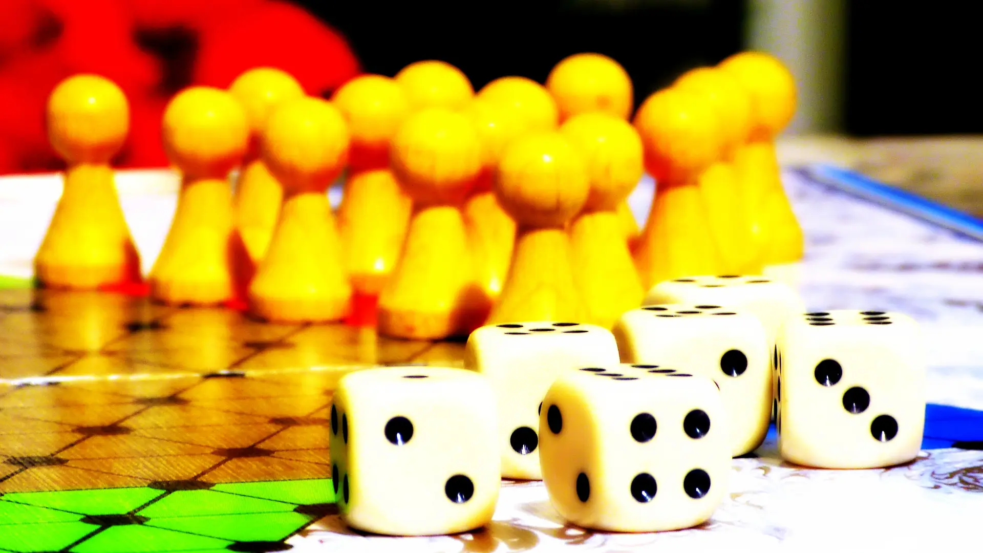 Halma - Würfel - Puppen | © JanRehschuh / Wikimedia CC-BY-3.0