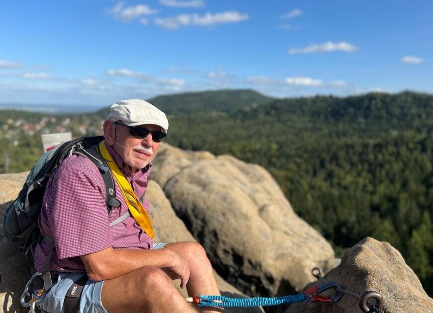 Arno Behr am Klettersteig | © Arno Behr