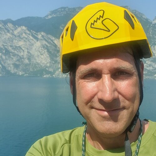 Uwe Borrmann | © Uwe Borrmann Uwe Borrmann beim Klettern an der Küste | © Uwe Borrmann